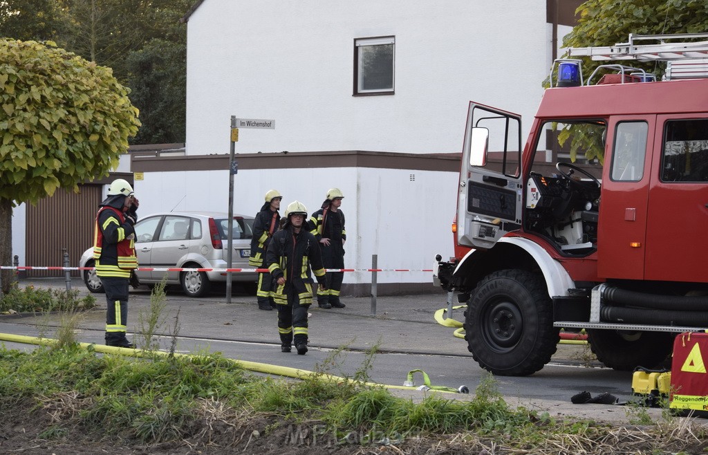 Feuer 2 Vollbrand Reihenhaus Roggendorf Berrischstr P087.JPG - Miklos Laubert